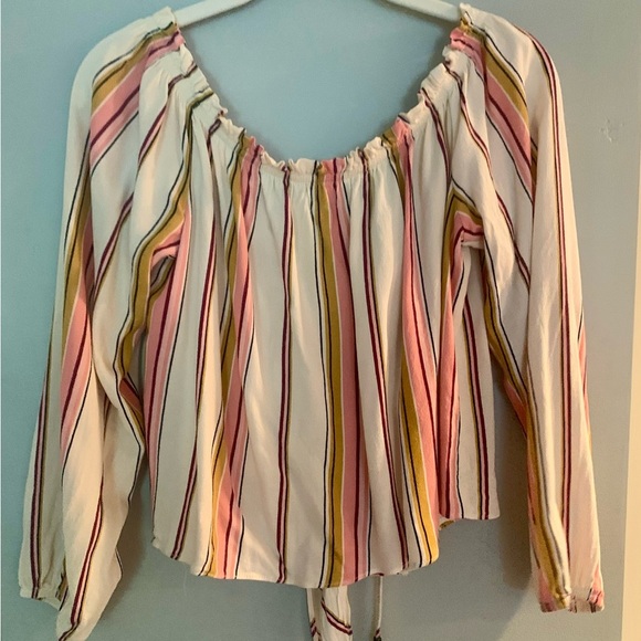 Jolt Tan and Pink Ruched 3/4 Sleeve Blouse - Picture 2 of 3